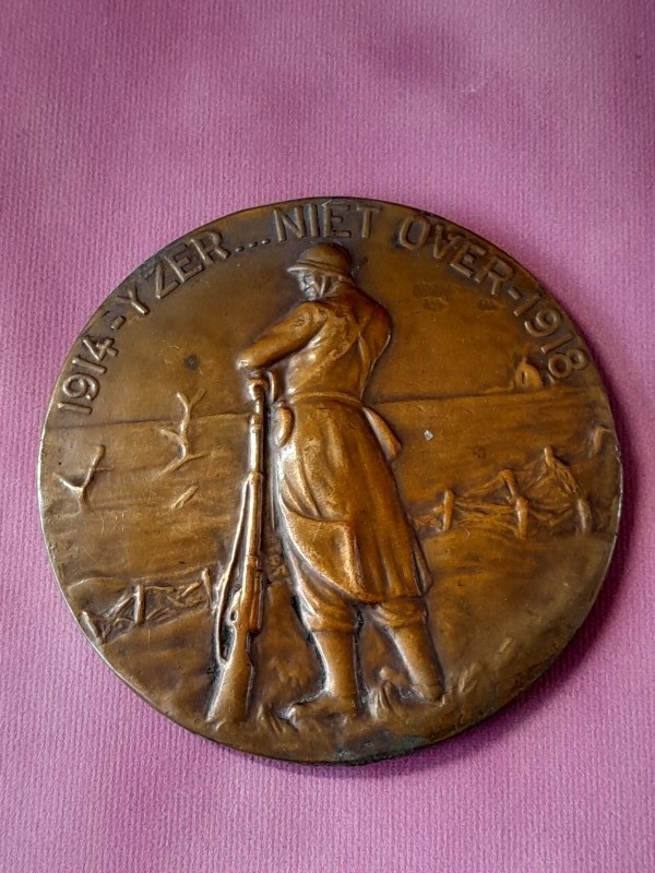 Bronzen medaille - 1914 - yzer... niet over - 1918