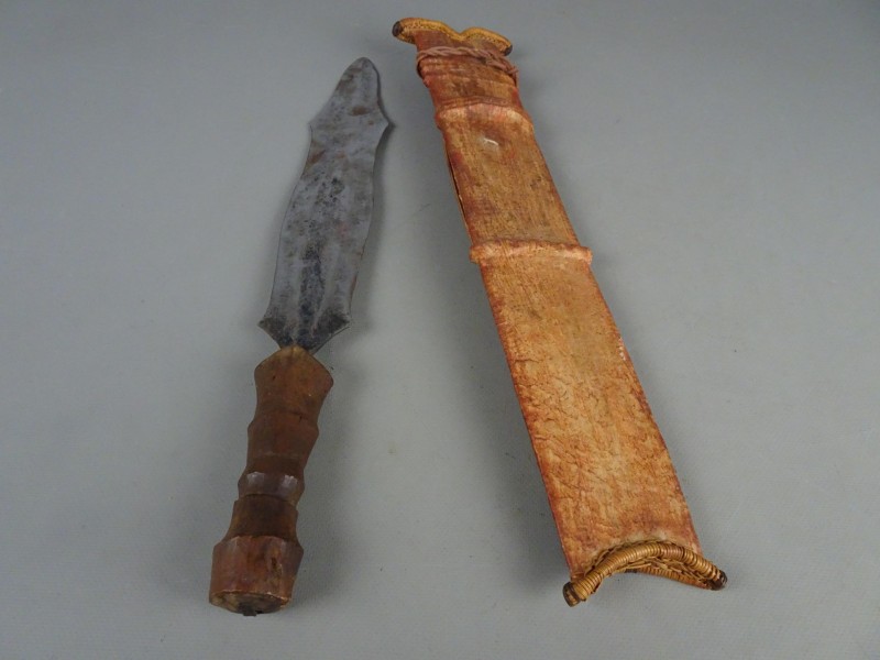 Salampasu zwaard (lengte 47.5 cm)