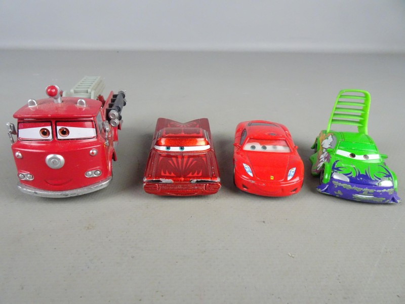 4 Disney Cars speelgoed auto's