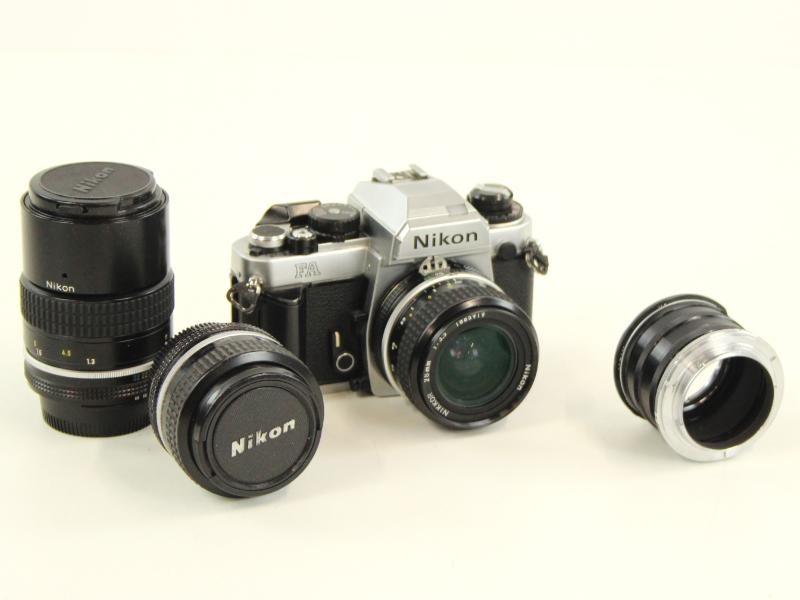 Vintage camera Nikon FA + 2 extra lenzen en draagtas