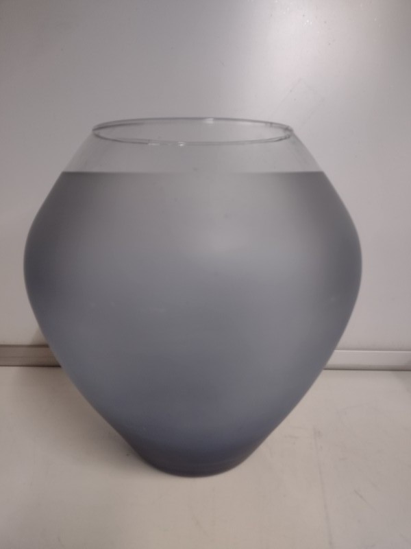 Blauwe glazen vaas.