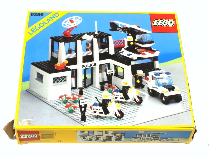 Vintage Lego 6386 Police Command Base (1986)