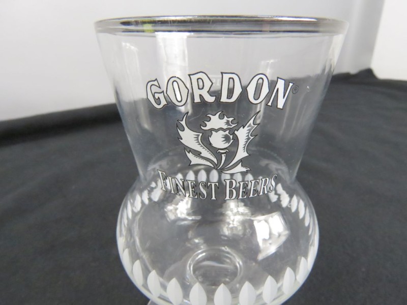 2 Gordon Scotch Finest Beer glazen