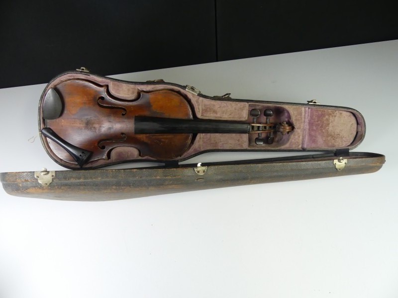 Viool ter reparatie 1911, Luthier Emile Laurent