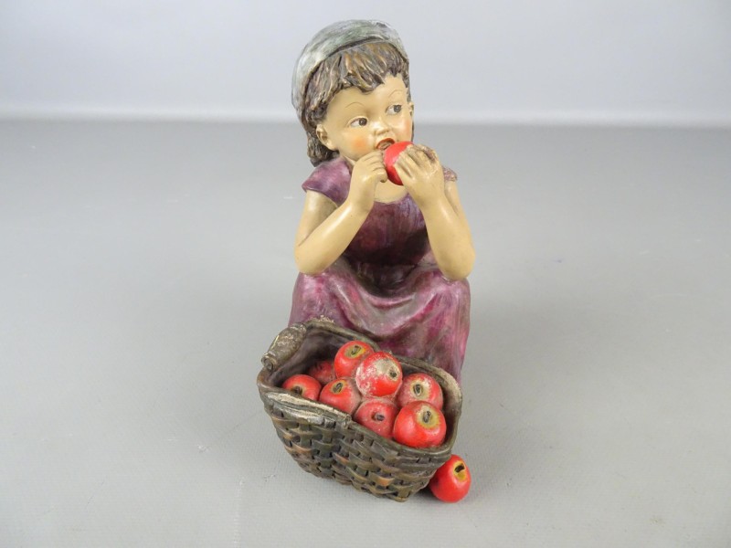 Vintage beeld appel etend meisje