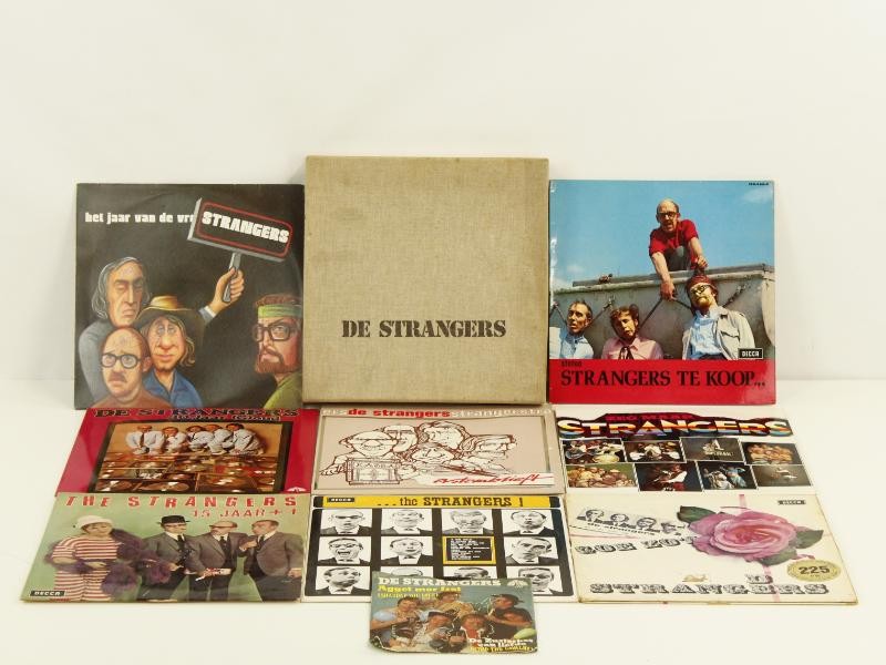 Jubileum vinyl platenbox De strangers met 8 platen + 9 losse LP's ...