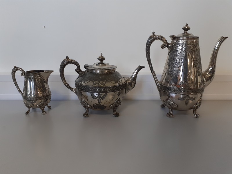 3 verzilverde koffie/theepotten Philip Ashberry & Sons