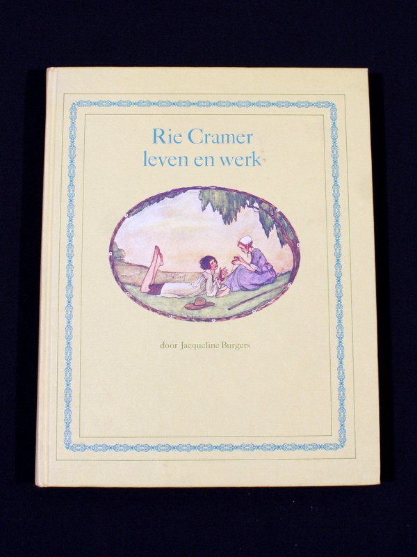 Vintage Boek 'Rie Cramer – Leven en Werk' - Jacqueline Burgers (1987) (BIJZONDER EXEMPLAAR MET BINDFOUT)
