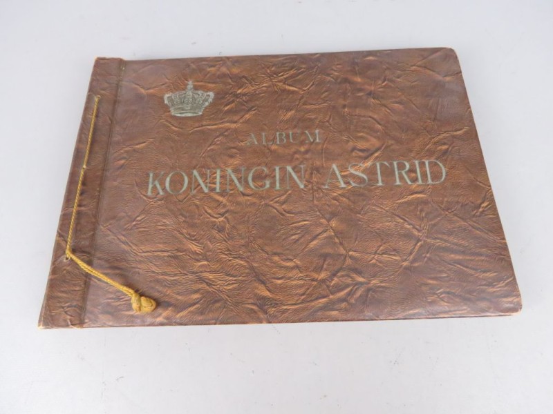 Vintage verzamelalbum "Koningin Astrid"