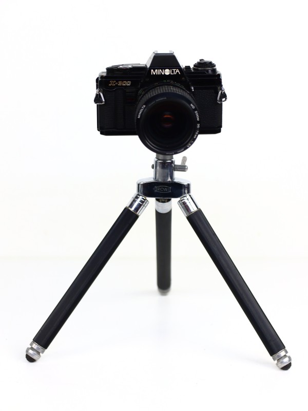 Minolta X-300 – 35mm film spiegelreflexcamera + 2 lenzen