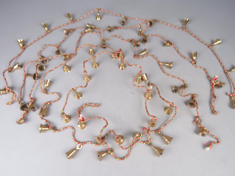 Set van 5 x vintage slingers met Indische metalen belletjes