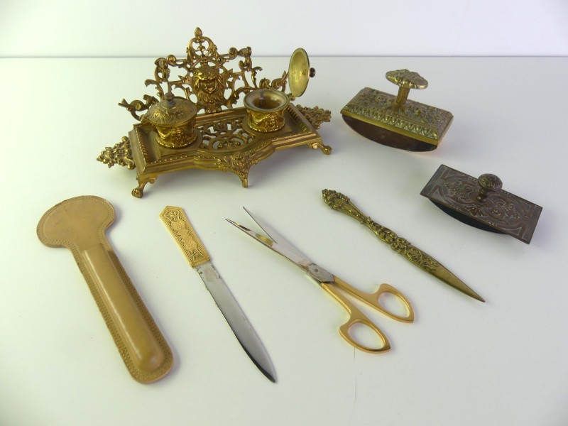 Lot oude bureau accessoires