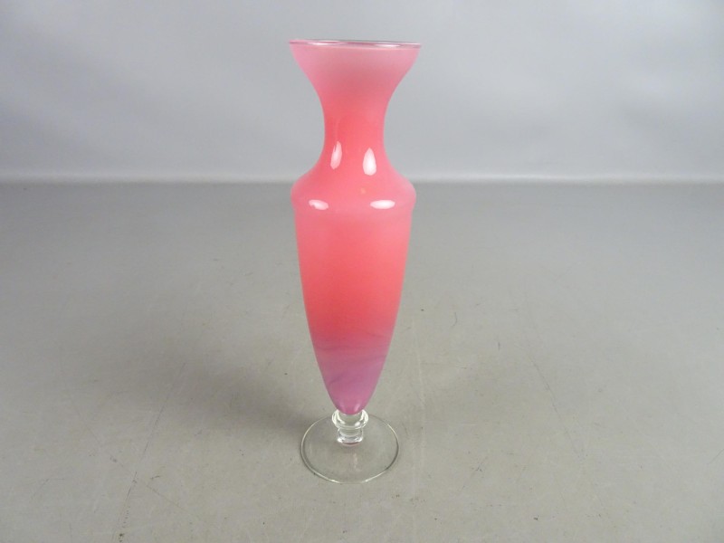 vaasje met opaline glas