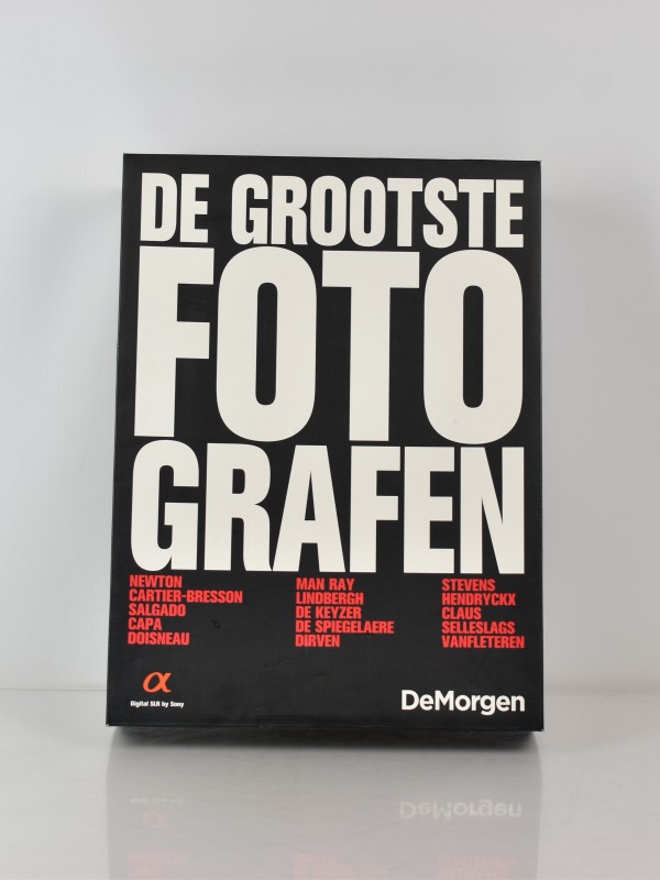 Boekenset ‘De Grootste Fotografen’ in bewaardoos, De Morgen, België, ca. 2007.
