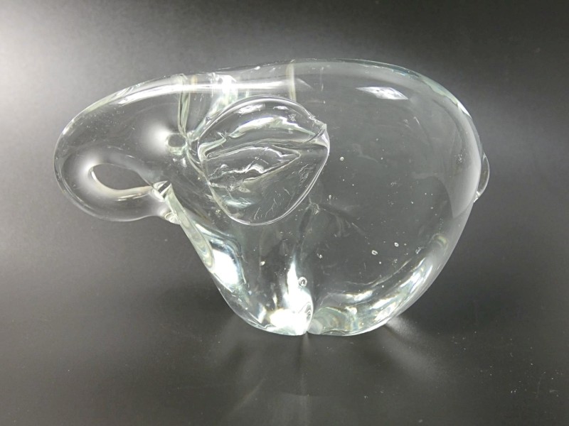 Glazen olifant beeldje van massief helder glas