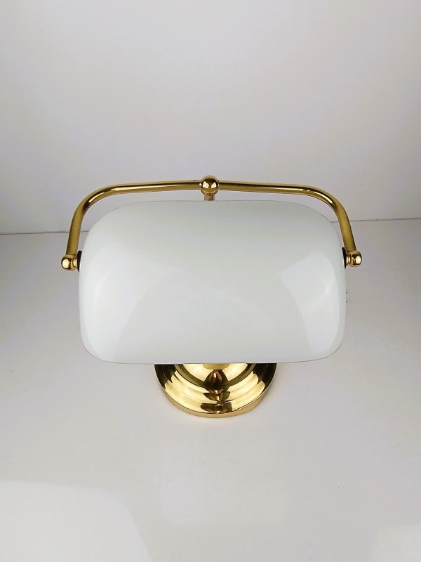 Messing bureaulamp met witte glazen kap, Lon Reing Metal Co.