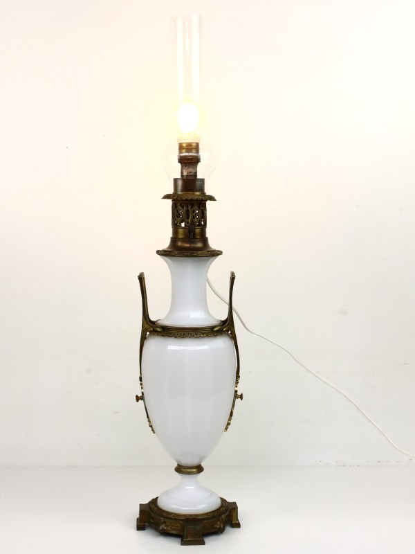 Antieke lamp met klassieke uitstraling