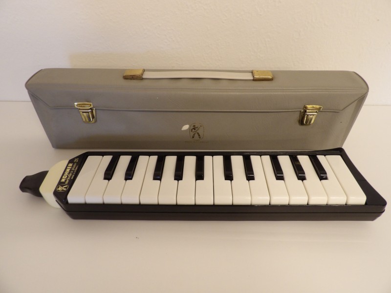 Hohner melodica piano 26