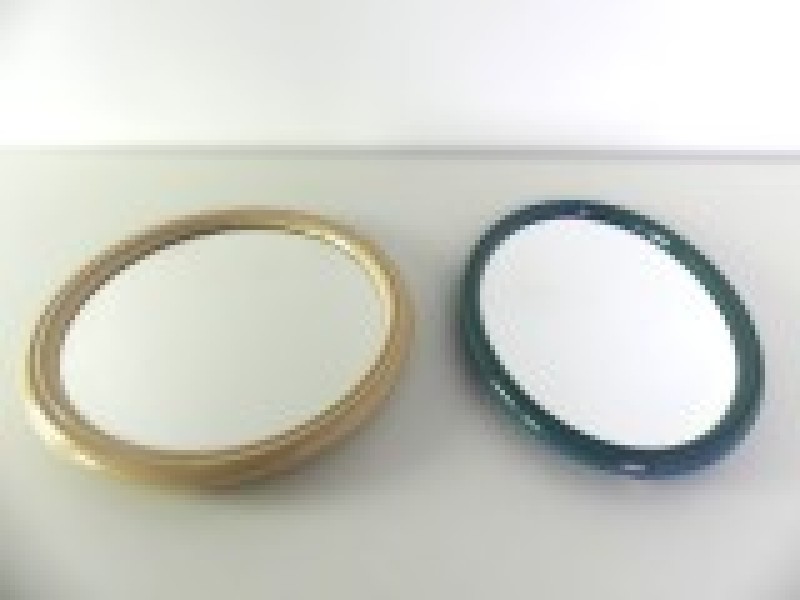 Twee vintage spiegels