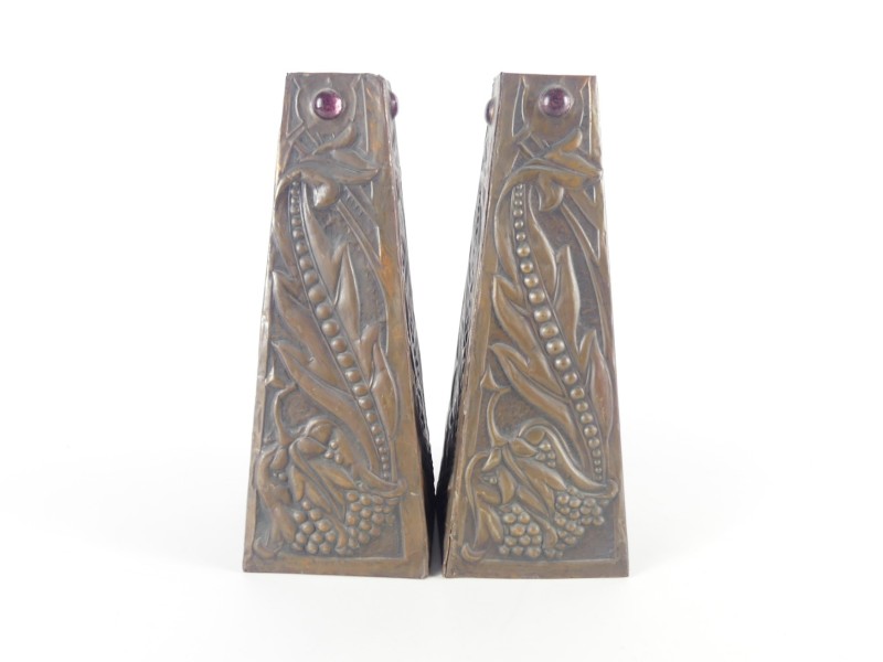 Art Deco 'obelisk' vasen