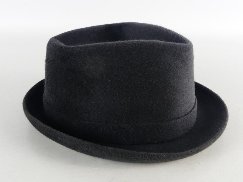 Vintage vilten hoed, gemerkt Pierre Cardin