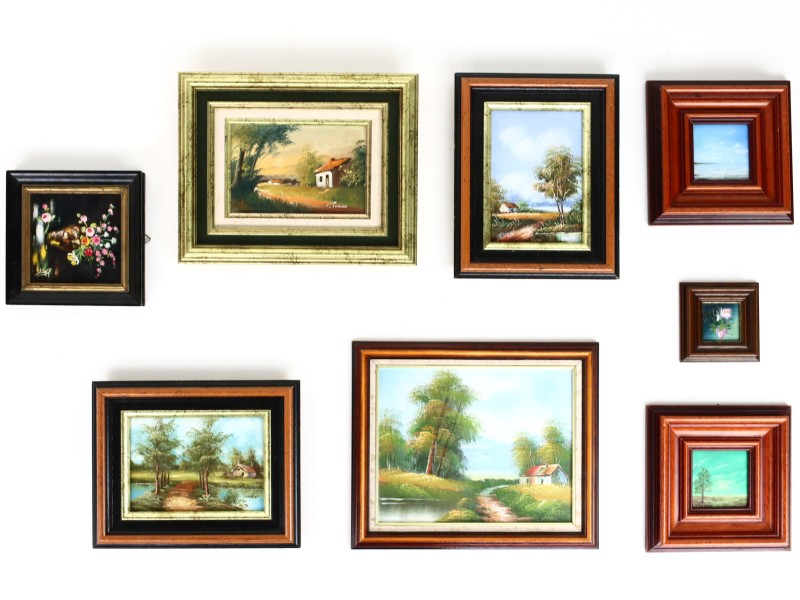 Lot van 8 olieverfschilderijen – landelijke landschappen & bloemstillevens