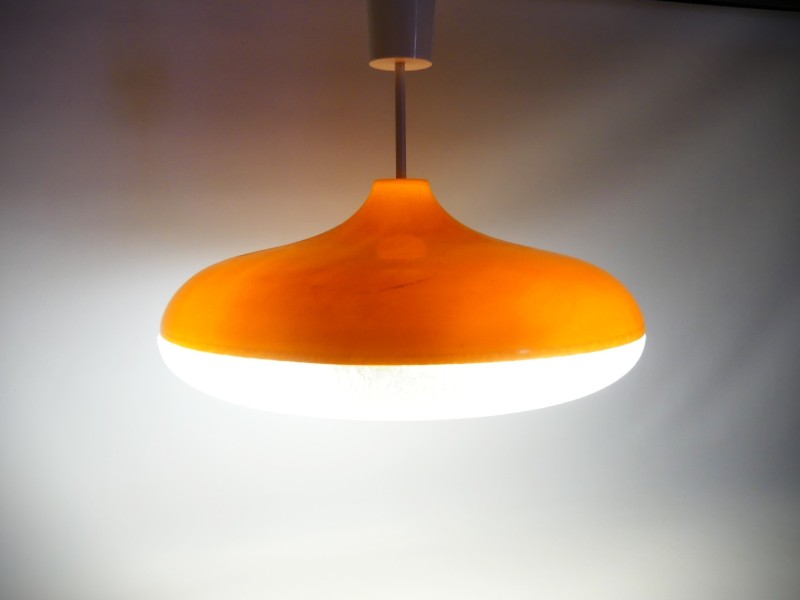 Vintage oranje kunststoffen hanglamp