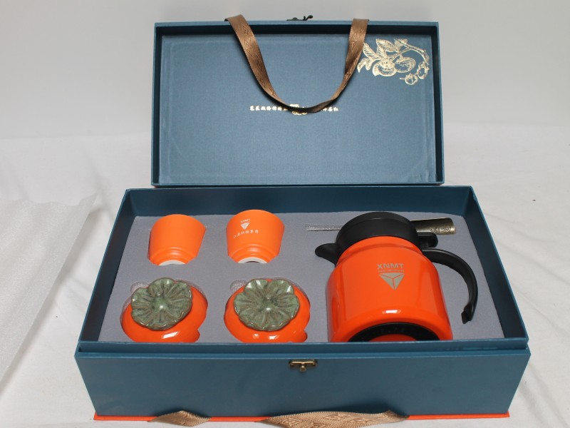 Chinese keramische theeset 'XNMT' (Art. 3144)