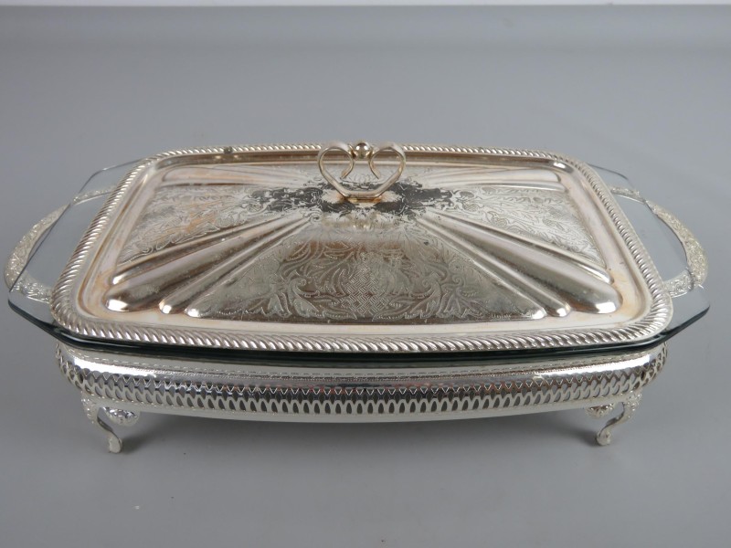 Vintage Pyrex braadpan in een frame met deksel