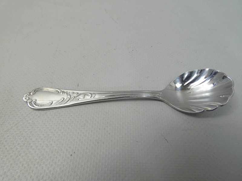 Schelpvormige Lepel met Barokdecoratie (S.B.S.)