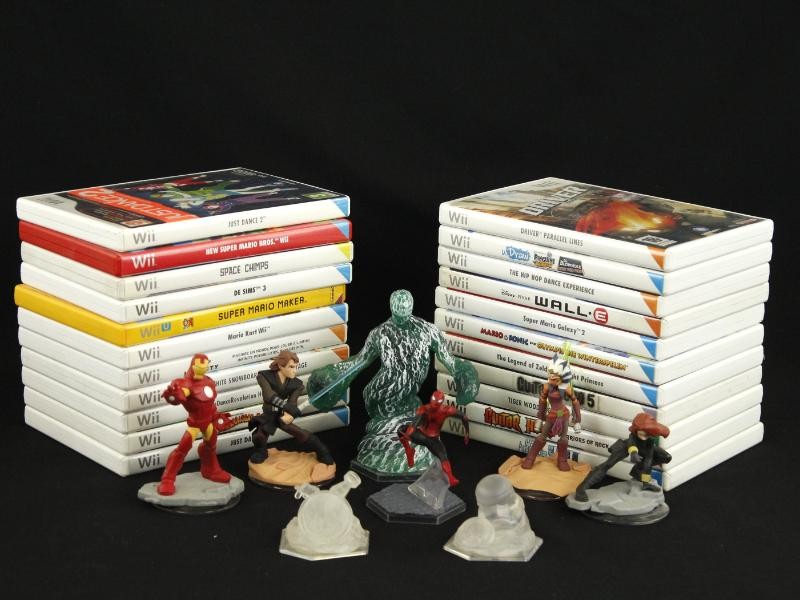 Nintendo Wii lot met Disney Infinity extras