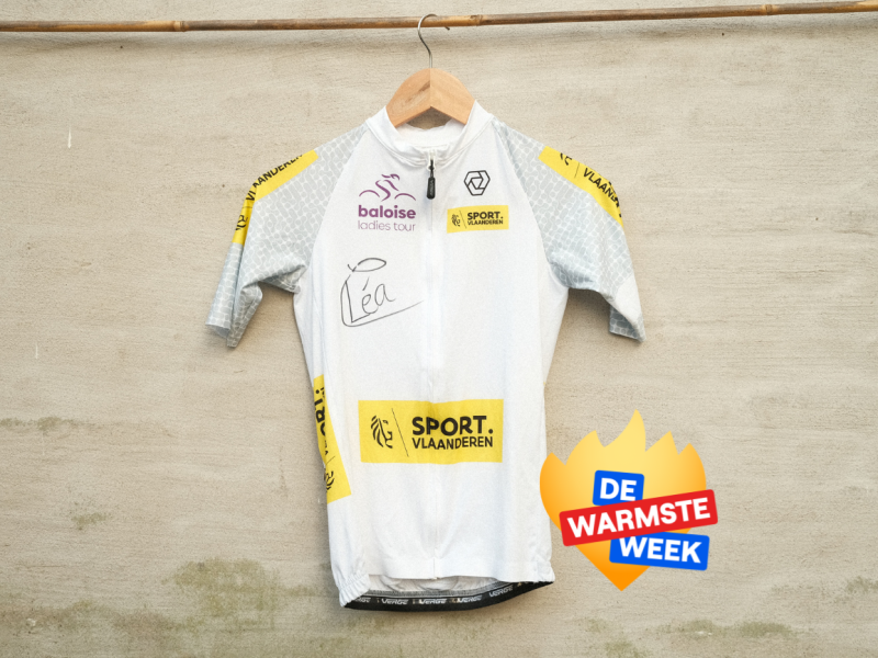 Dames koerstrui gesigneerd door Léa Curinier