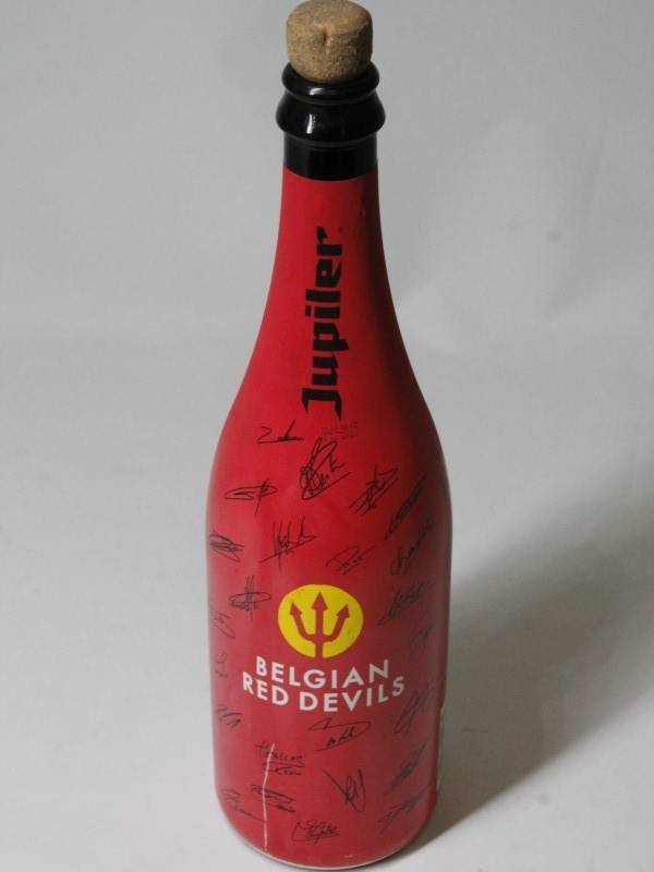 Jupiler fles "Belgian Red Devils" (Art. 3409)