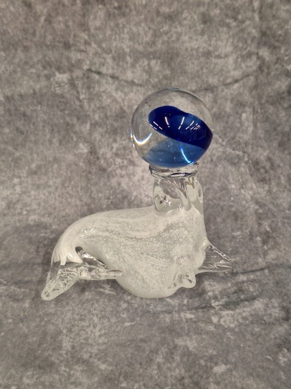 Vintage glazen presse-papier - zeehond met bal in art glass