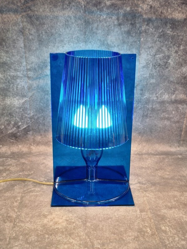 Kartell TAKE tafellamp - doorzichtig blauw kunststof designicoon