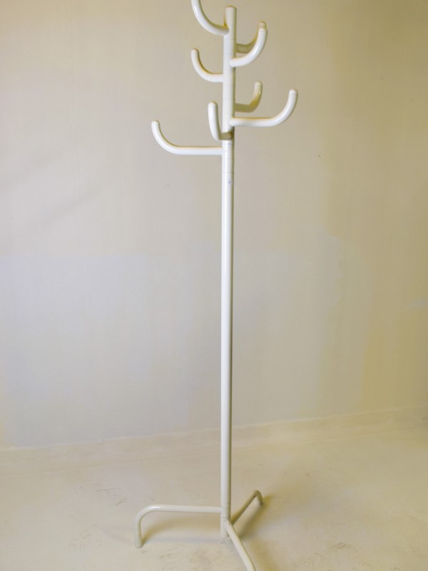 Vintage Witte kunststof kapstok op metalen voet, jaren 80-90.