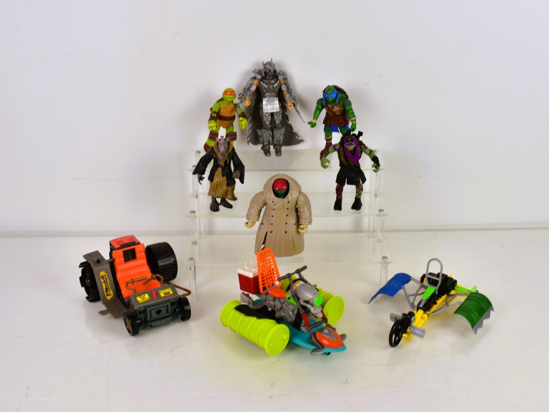 Set Teenage Mutant Ninja Turtles actiefiguren met voertuigen.