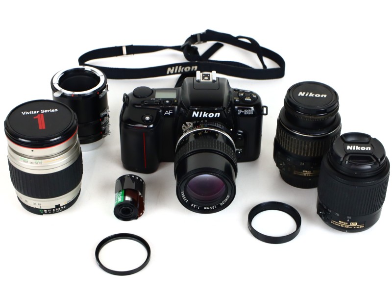 Nikon F-601 – analoge 35mm spiegelreflexcamera + 4 lenzen