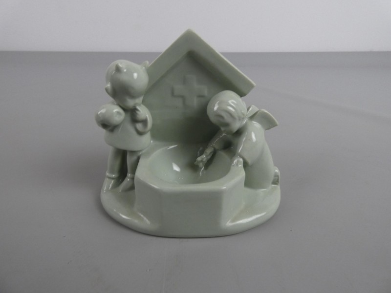 Bois-de-Breux wijwaterbak