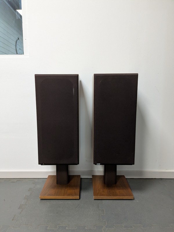 B&W DM14 Speakers