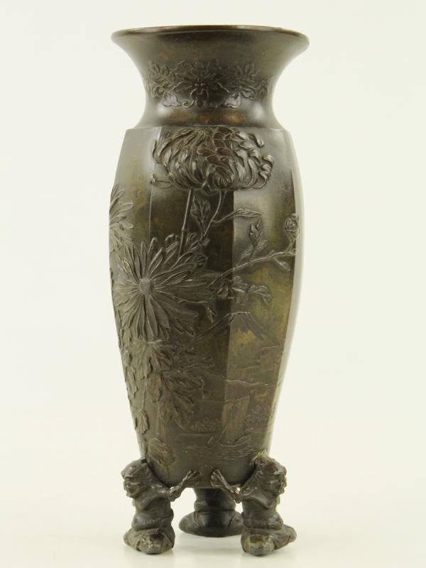 Aziatische bronzen vaas