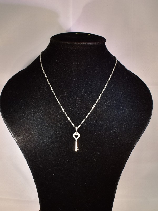 Zilveren halsketting met sleutelhanger in hartvorm – 925 sterling zilver – Eline Rosina.