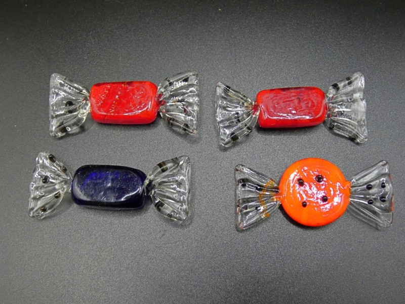 4 Handgemaakte glazen snoepjes - Murano stijl
