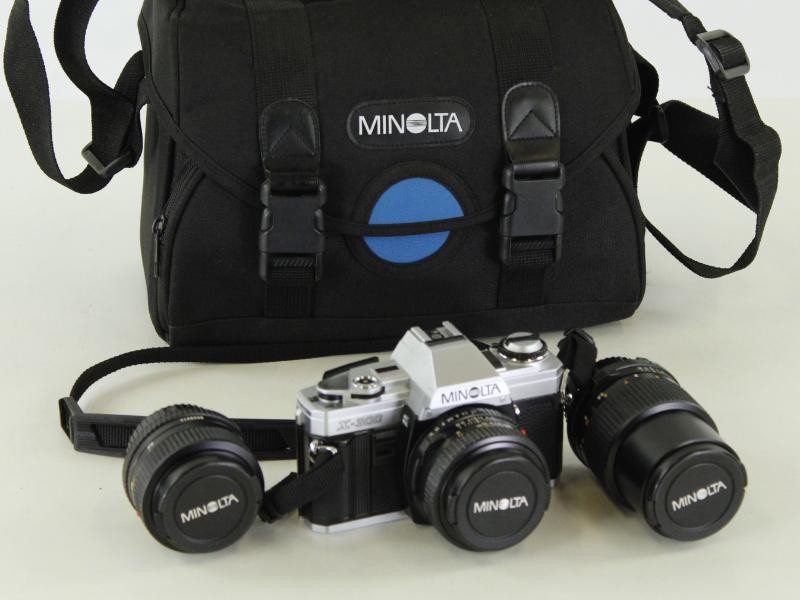 Minolta X-300 Spiegelreflexcamera Set met 3 Lenzen en Draagtas