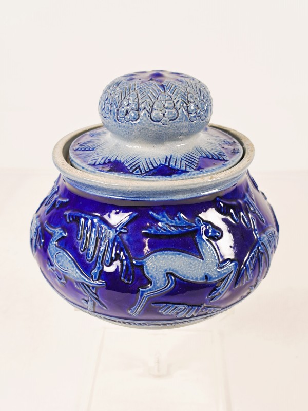 Duitse keramische pot met deksel, hertendecor, West-Germany, model 1885.