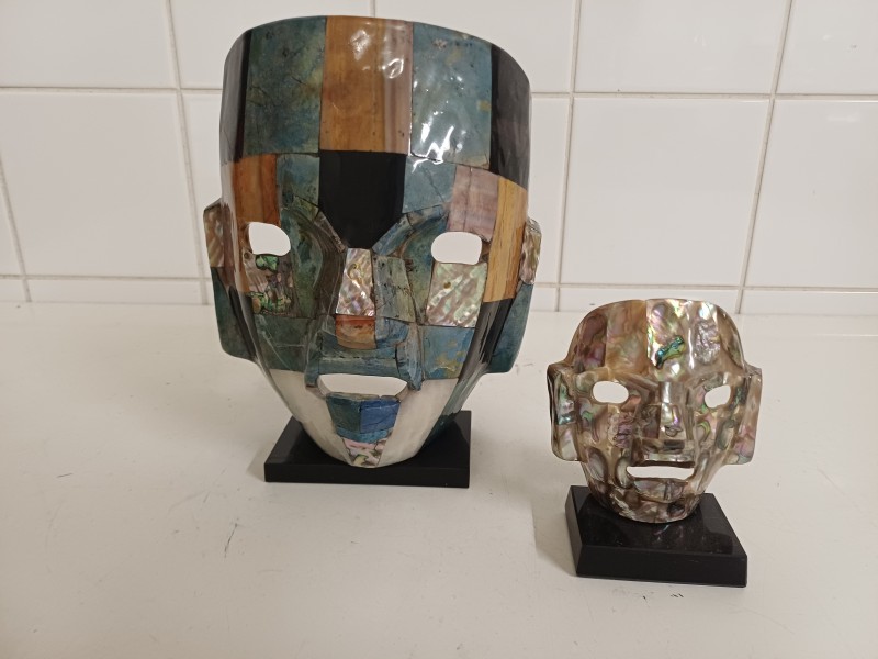 2 Mexicaanse dodenmaskers
