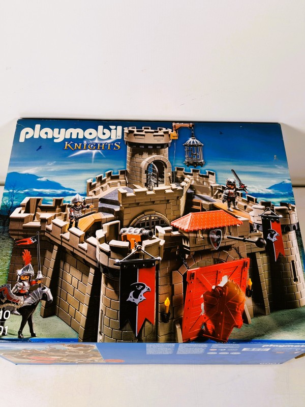 Playmobil middeleeuws kasteel met ridders en accessoires.