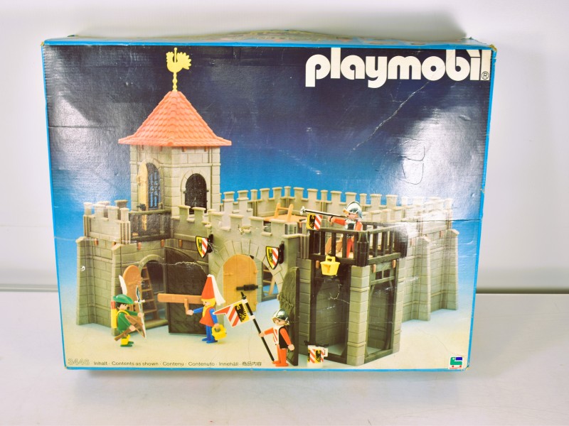 Playmobil 3446 middeleeuws kasteel met figuren en doos.