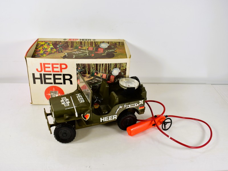 Vintage speelgoed jeep “Jeep Heer” RE-EL Italië met afstandsbediening.