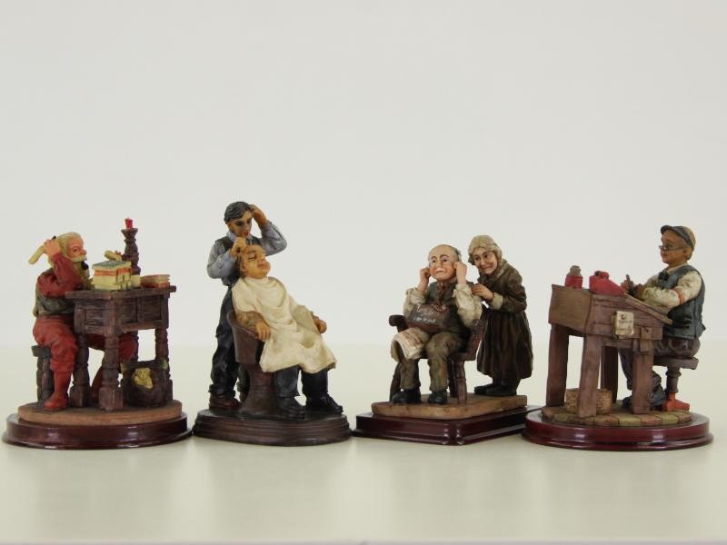5 Keramisch decoratieve beeldjes verschillende beroepen